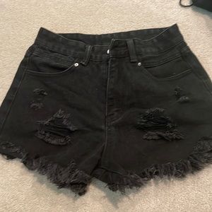 Don’t fit, from shein, all black jean shorts